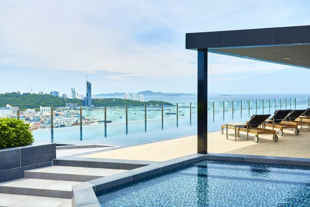 The Base Condo Pattaya Exteriör bild